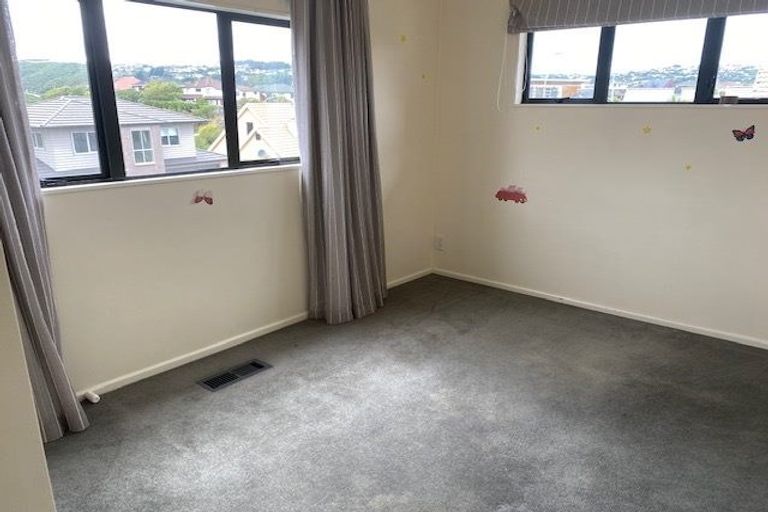 Photo of property in 5 Melksham Drive, Churton Park, Wellington, 6037