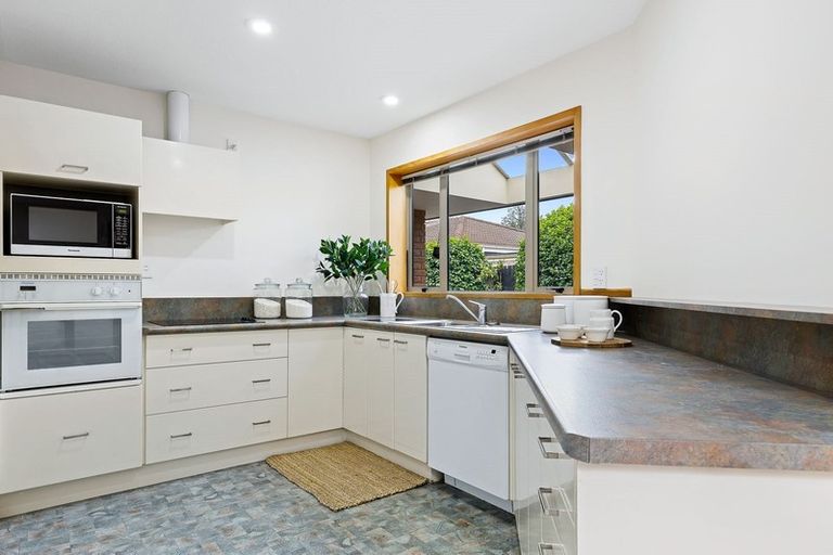 Photo of property in 3/61 Waimairi Road, Upper Riccarton, Christchurch, 8041