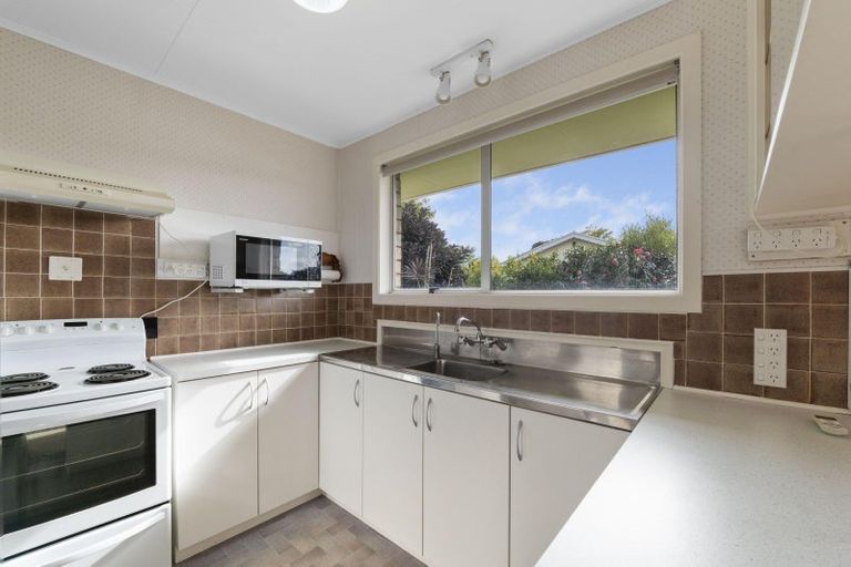 Photo of property in 2/4 Severn Place, Spotswood, New Plymouth, 4310