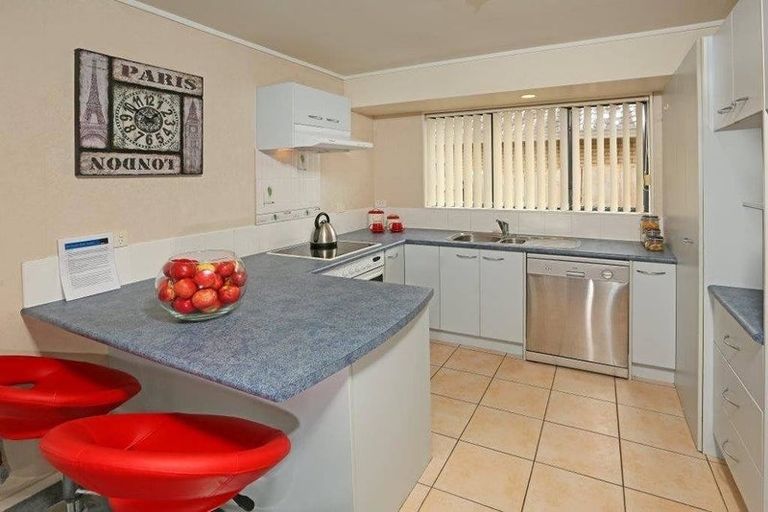 Photo of property in 106 Kingdale Road, Henderson, Auckland, 0610