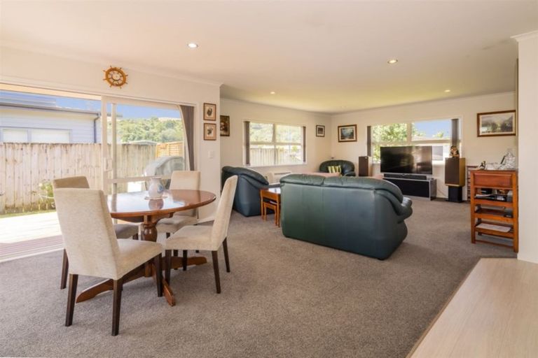 Photo of property in 21 Captain Wood Avenue, Whitianga, 3510