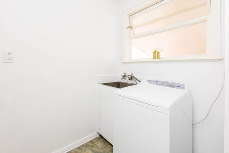 Photo of property in 42 Kashmir Avenue, Clouston Park, Upper Hutt, 5018