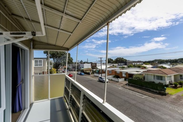 Photo of property in 7/53 Young Street, New Plymouth, 4310