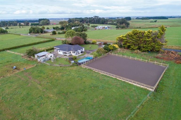 Photo of property in 444 Fraser Road, Normanby, Hawera, 4673