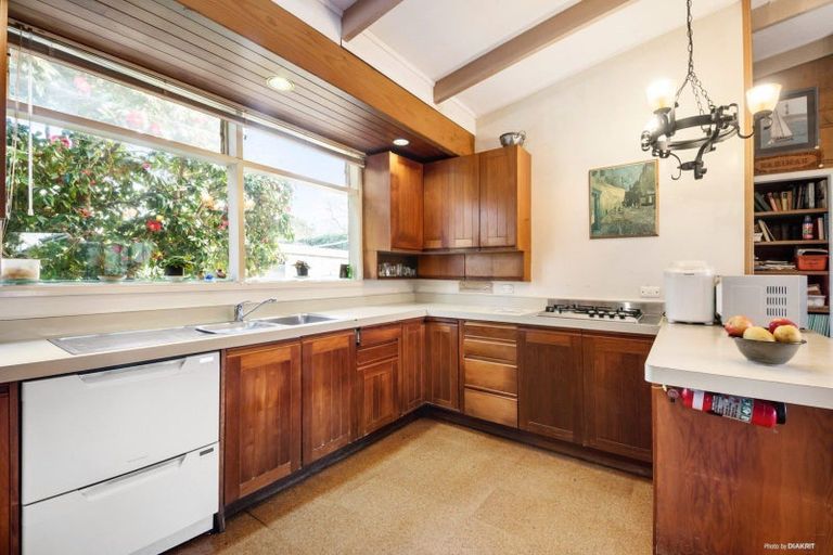 Photo of property in 17 Rock Isle Road, Torbay, Auckland, 0630