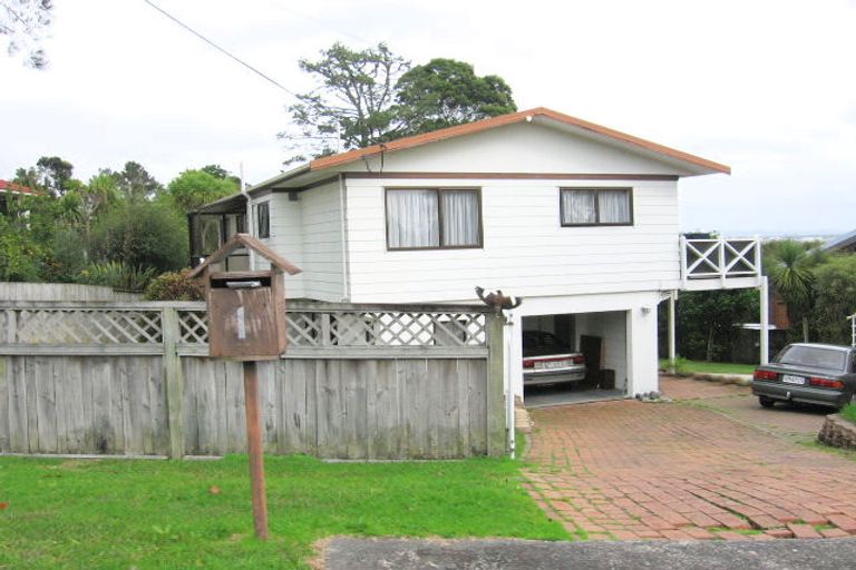 Photo of property in 1 Tauhinu Road, Greenhithe, Auckland, 0632