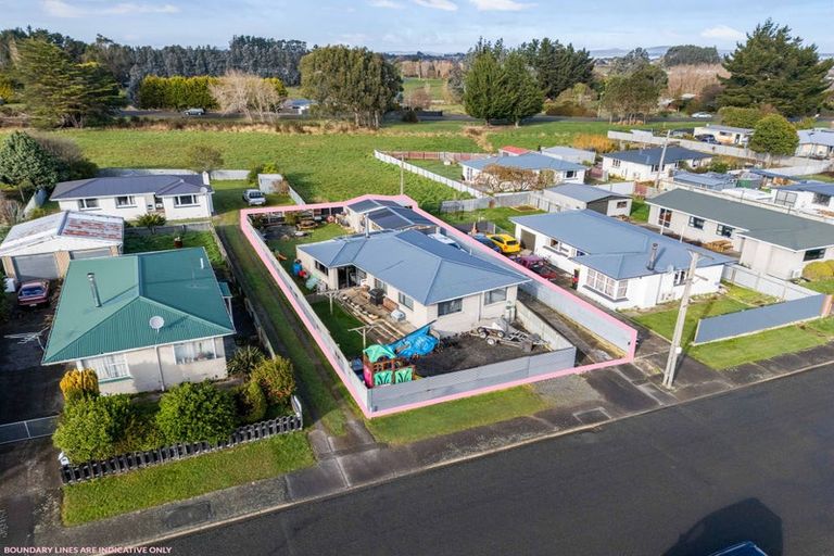 Photo of property in 215 Mcquarrie Street, Kingswell, Invercargill, 9812