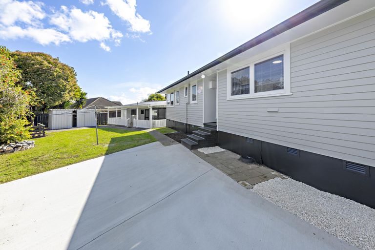 Photo of property in 14 Gainsborough Street, Manurewa, Auckland, 2102