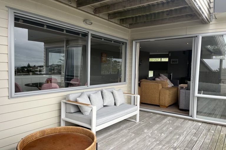 Photo of property in 5 Elliston Crescent, Stanmore Bay, Whangaparaoa, 0932