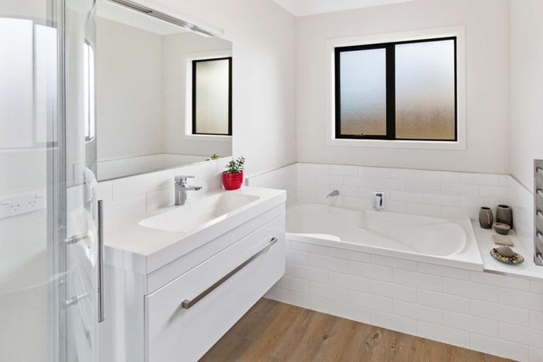 Photo of property in 17 Tirimoana Place, Otamatea, Whanganui, 4501