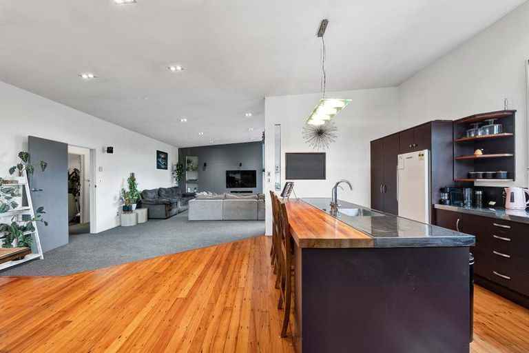 Photo of property in 82 Mawhitiwhiti Road, Normanby, Hawera, 4675
