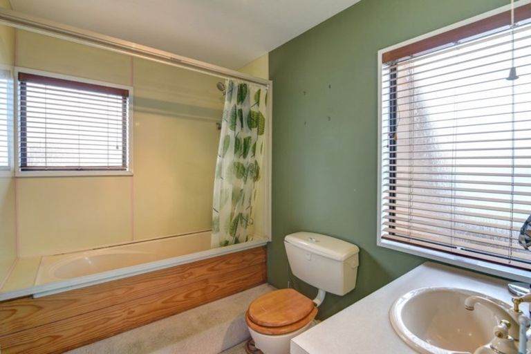 Photo of property in 60b Wynyard Crescent, Fernhill, Queenstown, 9300