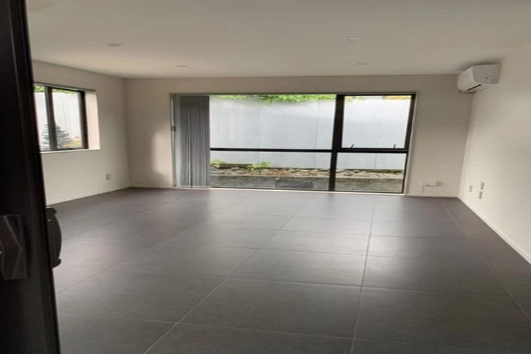 Photo of property in 5 Lexington Drive, Botany Downs, Auckland, 2010