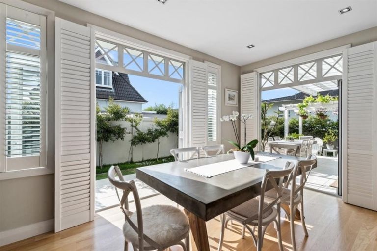 Photo of property in 270 Hurstmere Road, Takapuna, Auckland, 0622