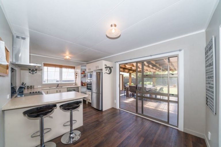 Photo of property in 20 Rhodes Drive, Kelvin Grove, Palmerston North, 4414