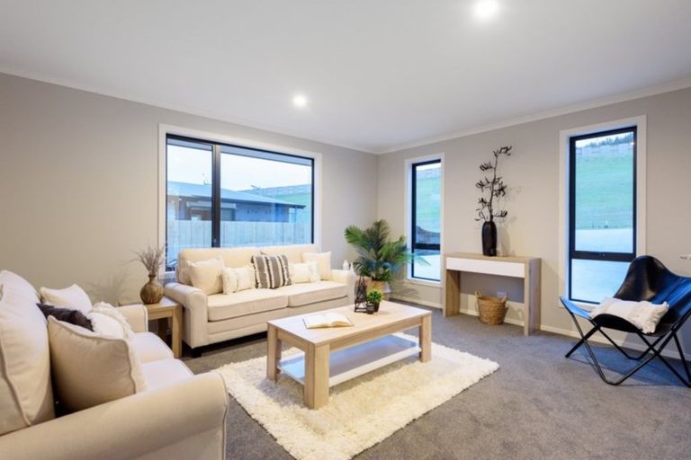 Photo of property in 68 Whakaturou Crescent, Pyes Pa, Tauranga, 3112