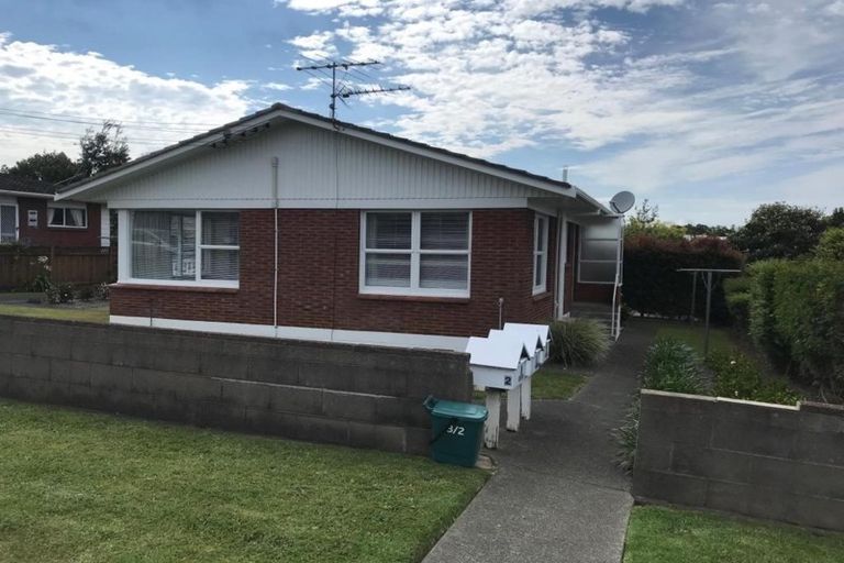 Photo of property in 1/2 Gordon Avenue, Milford, Auckland, 0620