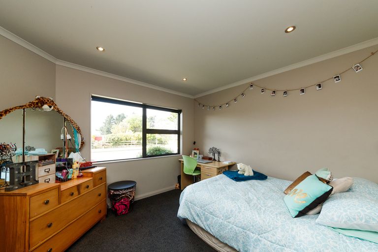 Photo of property in 63d James Line, Kelvin Grove, Palmerston North, 4414