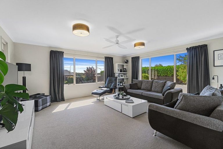 Photo of property in 4 Ruske Place, Grandview Heights, Hamilton, 3200