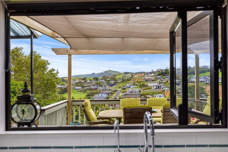 Photo of property in 26 Highcroft Place, Welcome Bay, Tauranga, 3112
