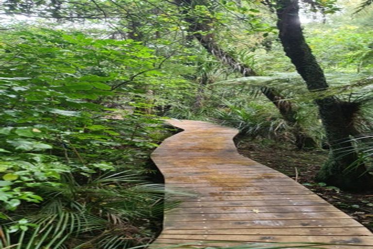 Photo of property in 250a Beach Road, Campbells Bay, Auckland, 0630