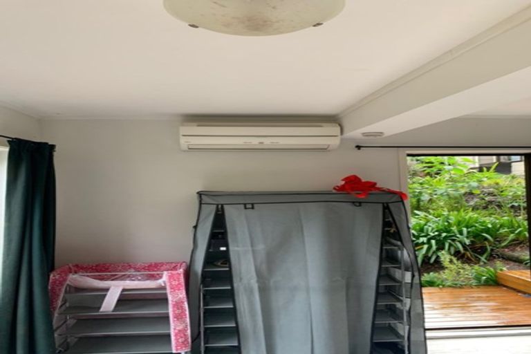 Photo of property in 46 Glen Vista Place, Bayview, Auckland, 0629