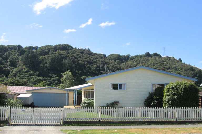 Photo of property in 13 Moonstone Grove, Birchville, Upper Hutt, 5018