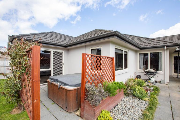 Photo of property in 33 Grace Avenue, Rototuna North, Hamilton, 3210