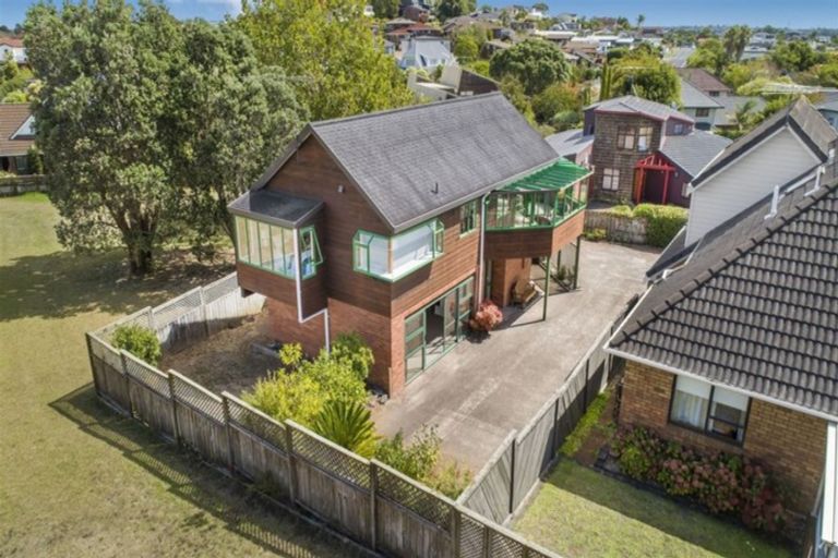 Photo of property in 2/44 Loloma Drive, Half Moon Bay, Auckland, 2012
