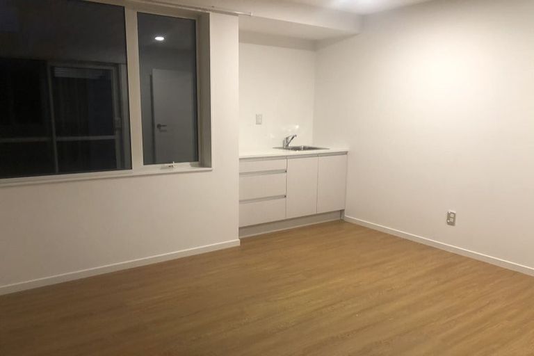 Photo of property in 19 Caldera Drive, Long Bay, Auckland, 0630