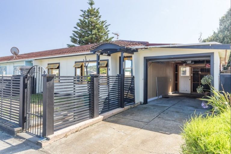 Photo of property in 676 Waitarere Beach Road, Waitarere Beach, Levin, 5510
