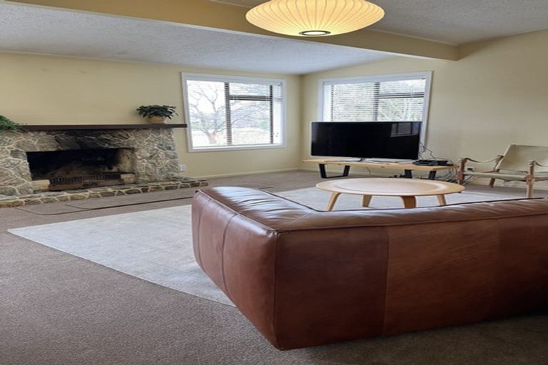 Photo of property in 261 Beacon Point Road, Wanaka, 9305