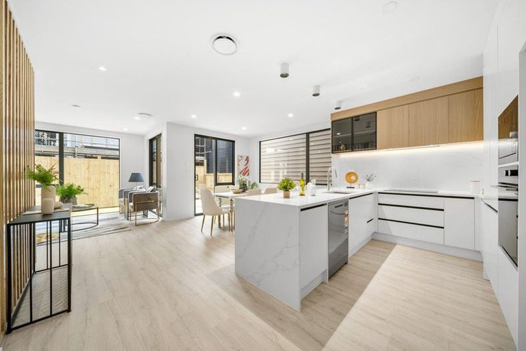 Photo of property in 102b Te Oneroa Way, Long Bay, Auckland, 0630