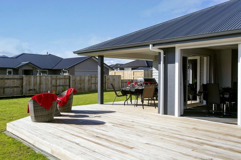 Photo of property in 22 Harakeke Drive, Wharewaka, Taupo, 3330