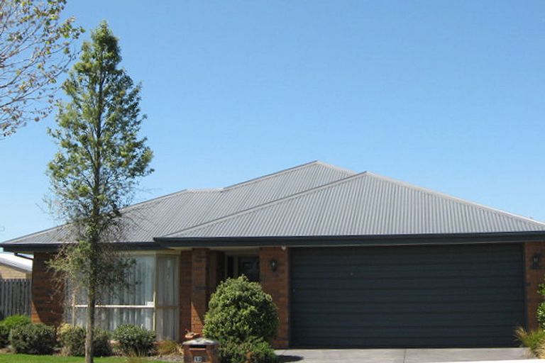 Photo of property in 12 Riverwood Boulevard, Redwood, Christchurch, 8051