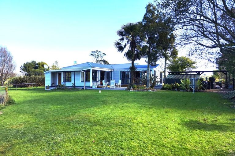 Photo of property in 43 Victoria Road, Westport, 7892