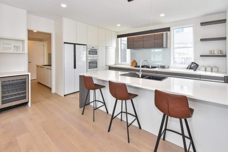 Photo of property in 16 Milano Boulevard, Karaka, Papakura, 2113