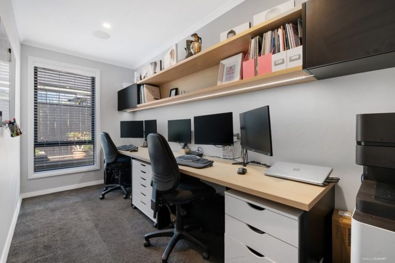 Photo of property in 16 Boocock Crescent, Orewa, 0931