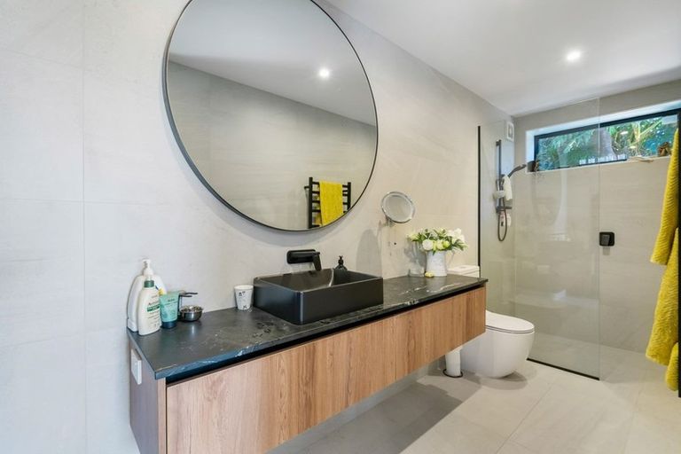 Photo of property in 52 Tanekaha Road, Titirangi, Auckland, 0604