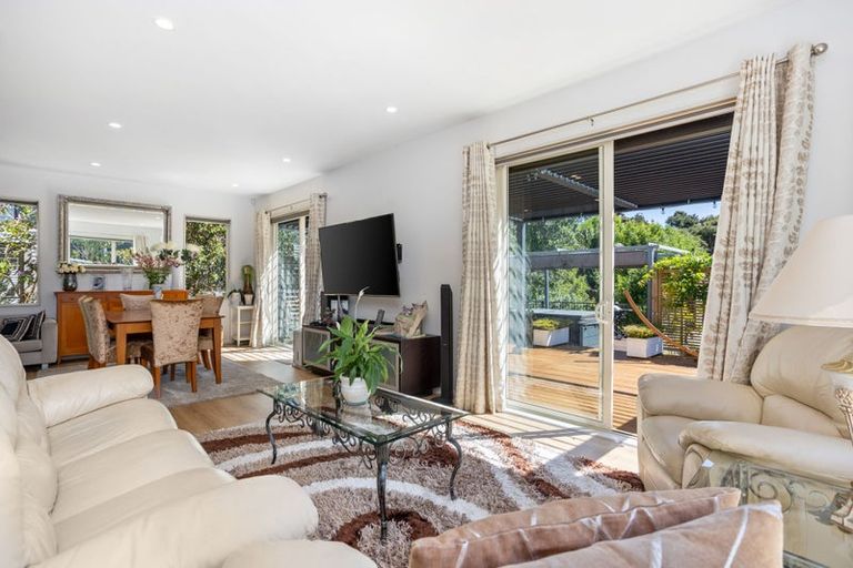 Photo of property in 218 Greenhithe Road, Greenhithe, Auckland, 0632