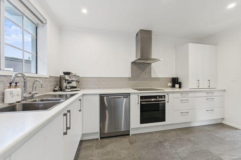 Photo of property in 3/4 Frater Avenue, Milford, Auckland, 0620