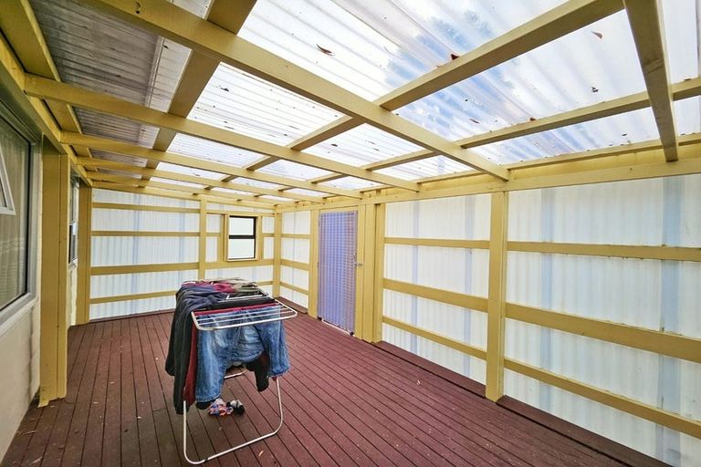 Photo of property in 36 Eyre Street, Henderson, Auckland, 0612