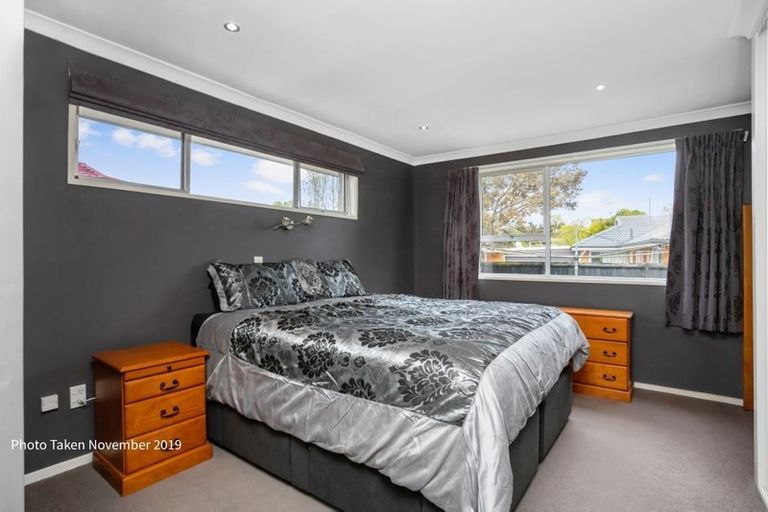 Photo of property in 25 Ambleside Drive, Burnside, Christchurch, 8053