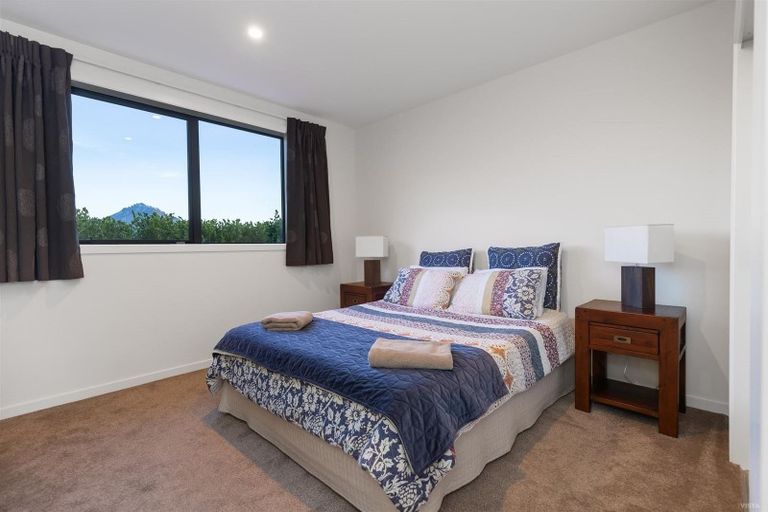 Photo of property in 14 Jacks Point Rise, Jacks Point, Queenstown, 9371