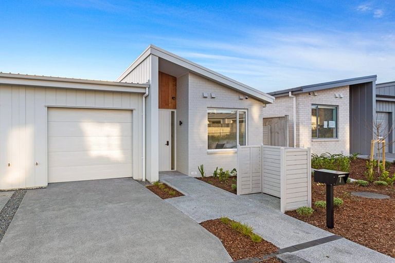 Photo of property in 6 Te Awapu Crescent, Takanini, 2112