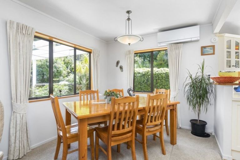 Photo of property in 17 Pokapu Place, Bethlehem, Tauranga, 3110