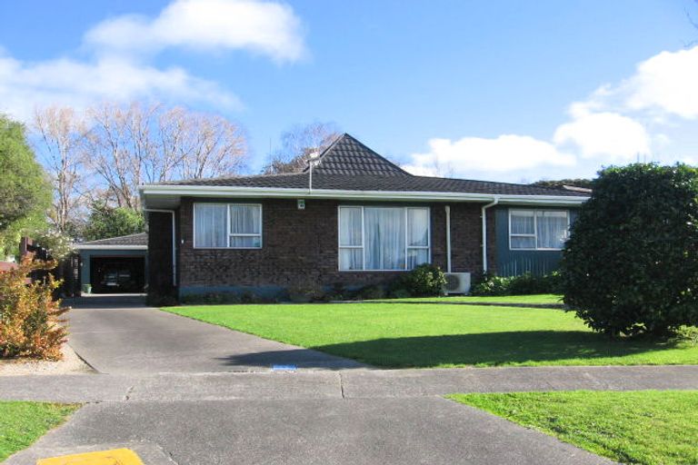 Photo of property in 1 Geraldine Crescent, Cloverlea, Palmerston North, 4412