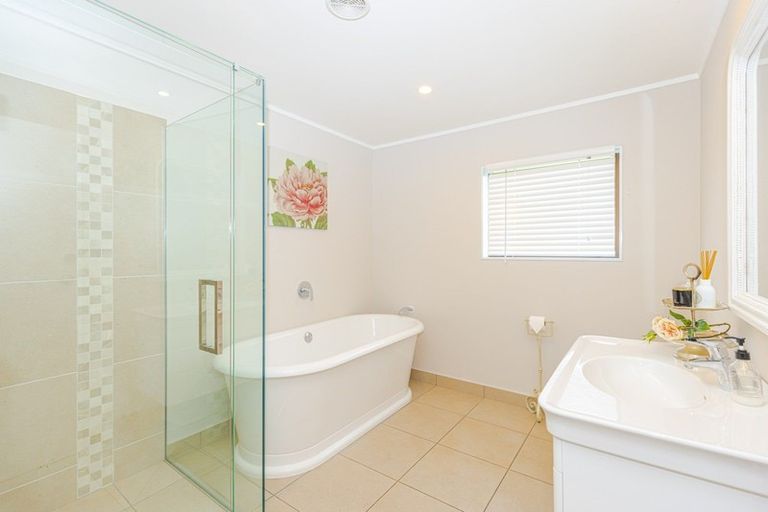 Photo of property in 3 Regent Street, Pahiatua, 4910