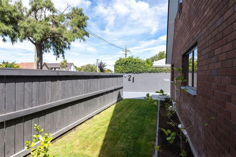 Photo of property in 21 Fovant Street, Russley, Christchurch, 8042