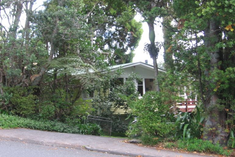 Photo of property in 199 Atkinson Road, Titirangi, Auckland, 0604